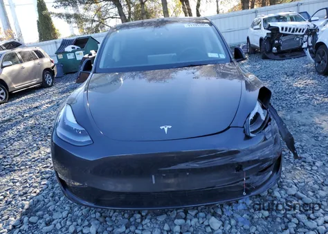 2025 Tesla Model Y z USA, uszkodzony, nr VIN 7SAYGDED7SF270285
